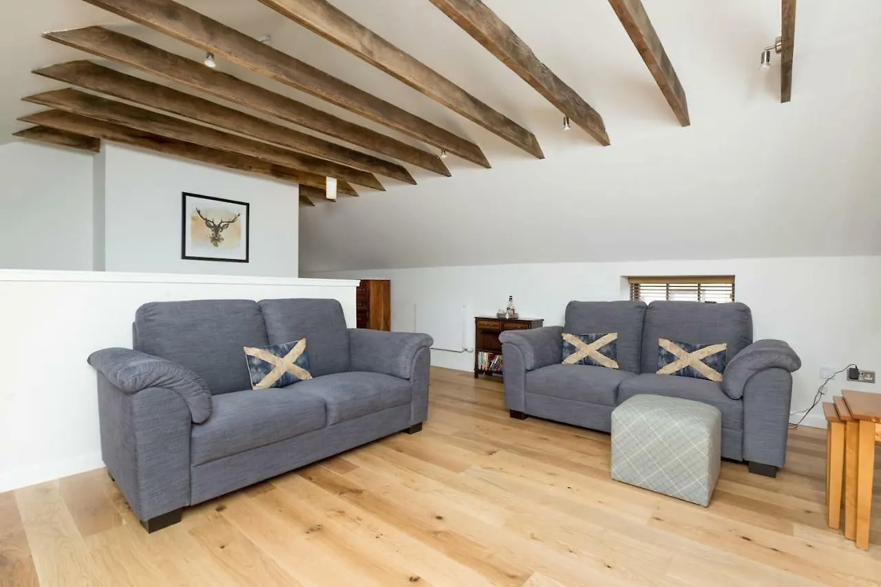 הקונטקטים של Joivy Trendy 1-Bedroom Main Door House In New Town